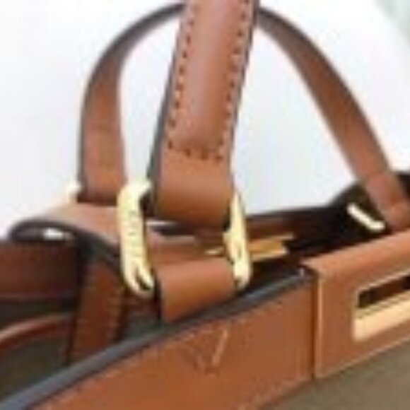 Fendi Roma large purse/tote - Picture 2 of 4